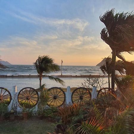 Seesea Thai Wooden House On Beachfront Prachuap Khiri Khan Buitenkant foto
